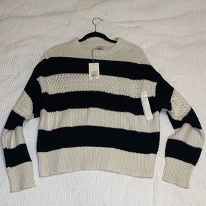 NEW WITH TAGS target long sleeve sweater